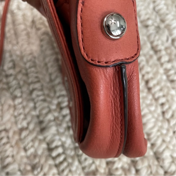 B Makowsky Crossbody Bag burnt orange flap - Picture 9 of 11